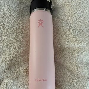 Hydro Flask Light Pink Bottle with Black Lid 24 oz